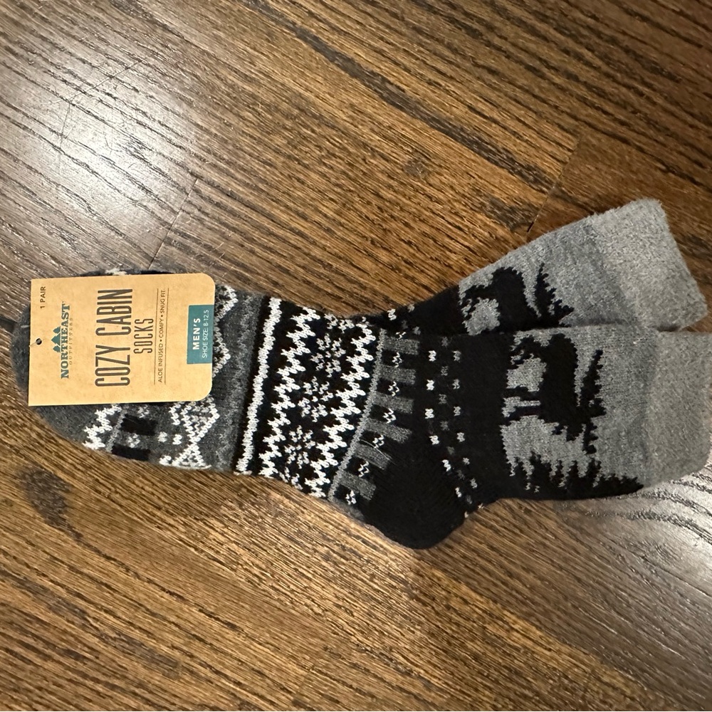 NWT - Northeast Cozy Cabin Men’s Socks
